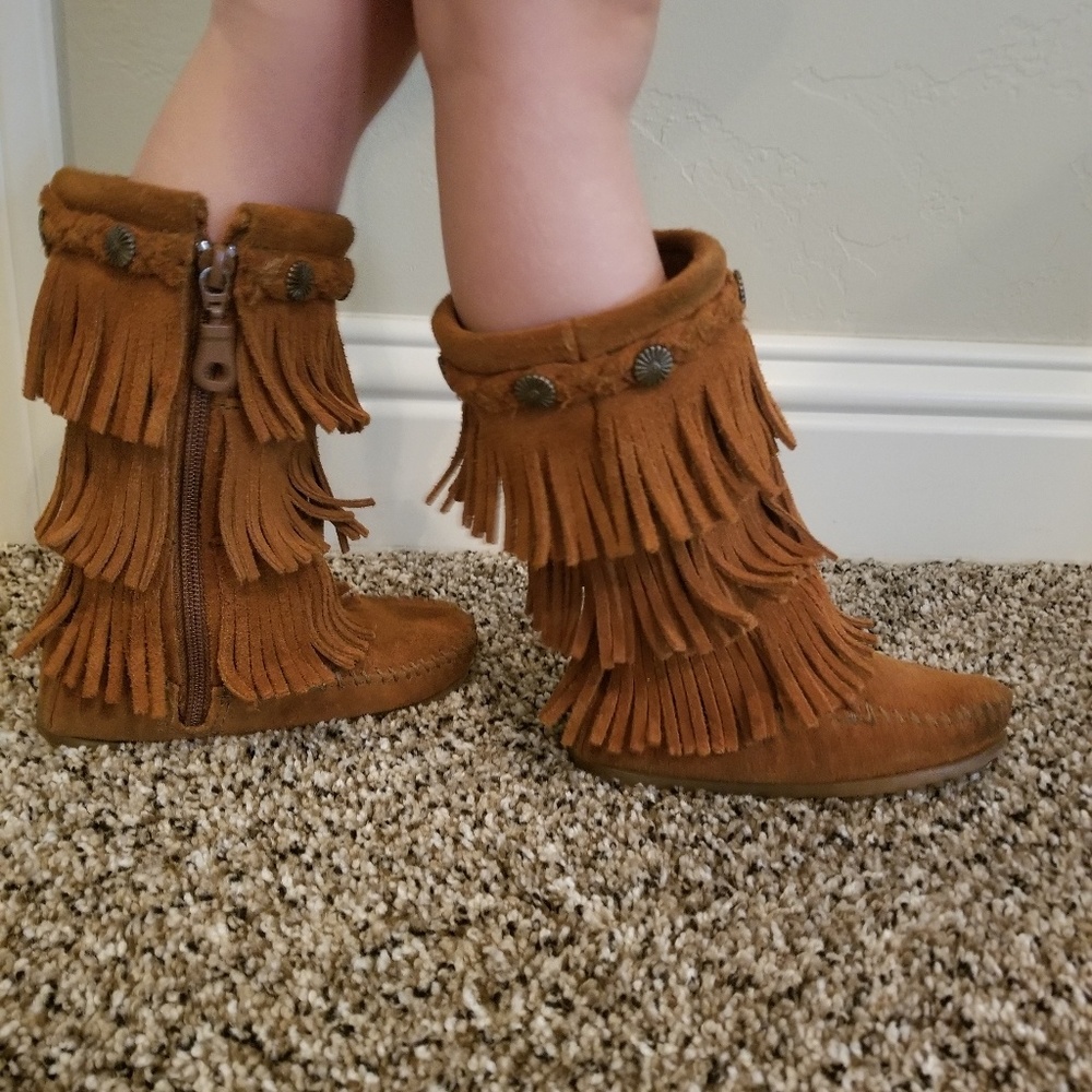 Minnetonka girl toddler boots
